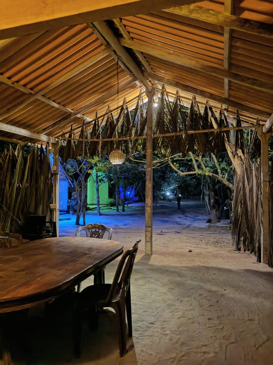 By The C' Cabanas Hikkaduwa Exterior foto